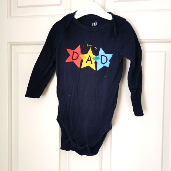 3/$15 Gap long sleeve onesie size 12-18 m - Picture 1 of 4